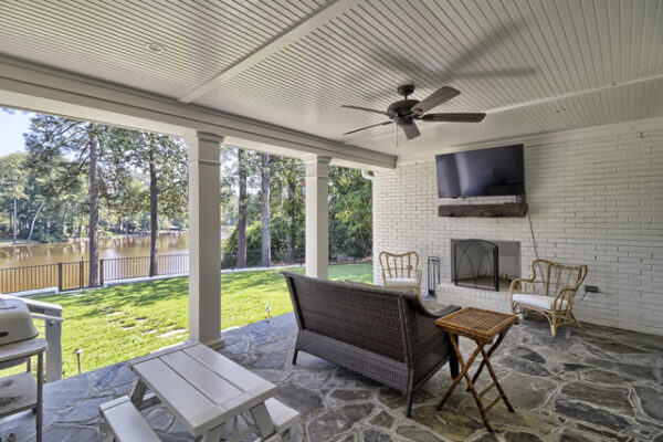 740 Spring Lake